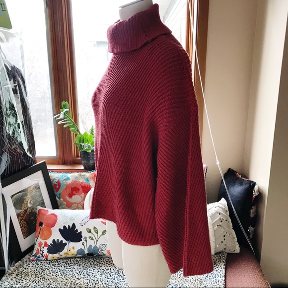 Cupcakes And Cashmere Randy Turtleneck Sweater - Picture 3 of 7